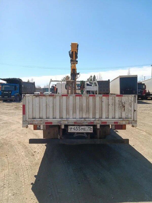 Isuzu ELF 8.3 Бортовой с КМУ — фото 8