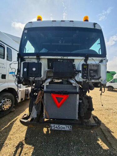 SITRAK C7H 4x2 Седельный тягач
