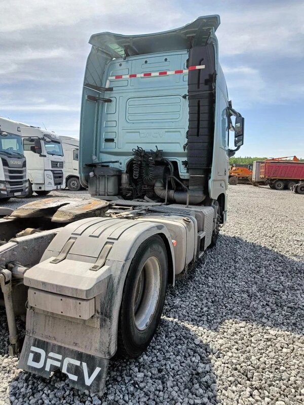 DongFeng DFH 4x2 Седельный тягач — фото 6