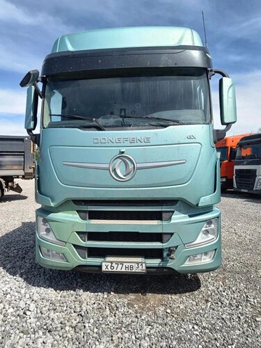 DongFeng DFH 4x2 Седельный тягач