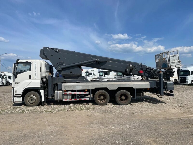 Isuzu Giga 6x4 Автовышка — фото 2