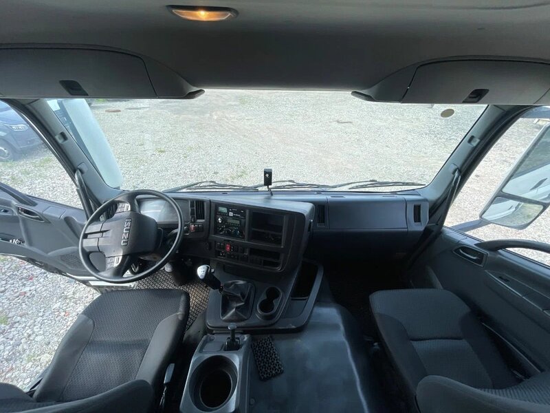 Isuzu Giga 6x4 Автовышка — фото 9