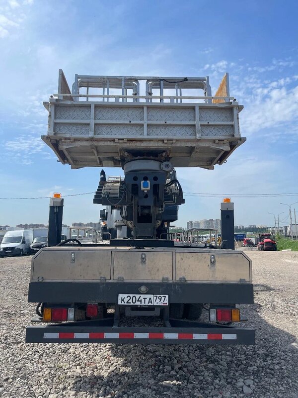 Isuzu Giga 6x4 Автовышка — фото 8