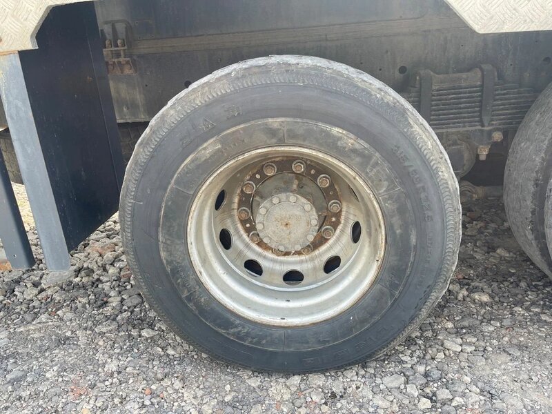 Isuzu Giga 6x4 Автовышка — фото 12