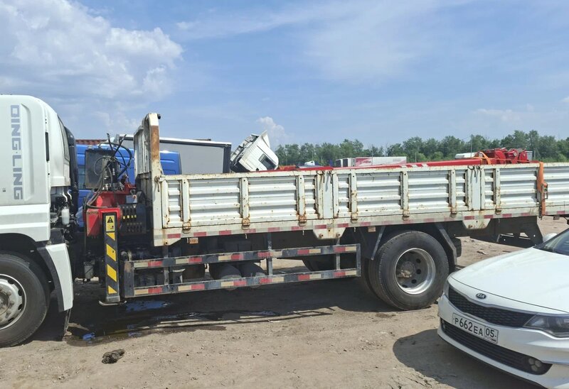 Isuzu Giga 4x2 Бортовой с КМУ — фото 4