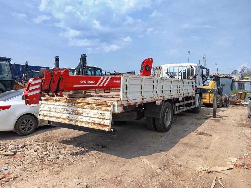 Isuzu Giga 4x2 Бортовой с КМУ — фото 7