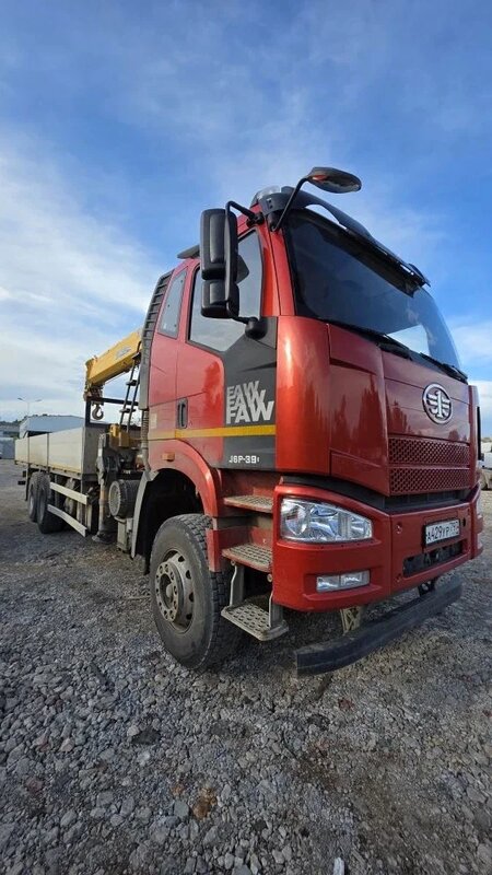 FAW J6 6x4 Бортовой с КМУ — фото 3