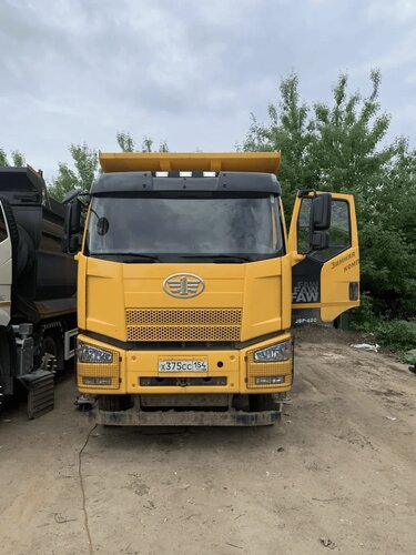 FAW J6 8x4 Самосвал