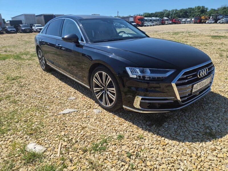 Audi A8L — фото 2