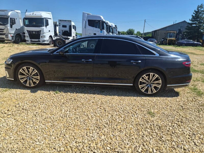 Audi A8L — фото 3