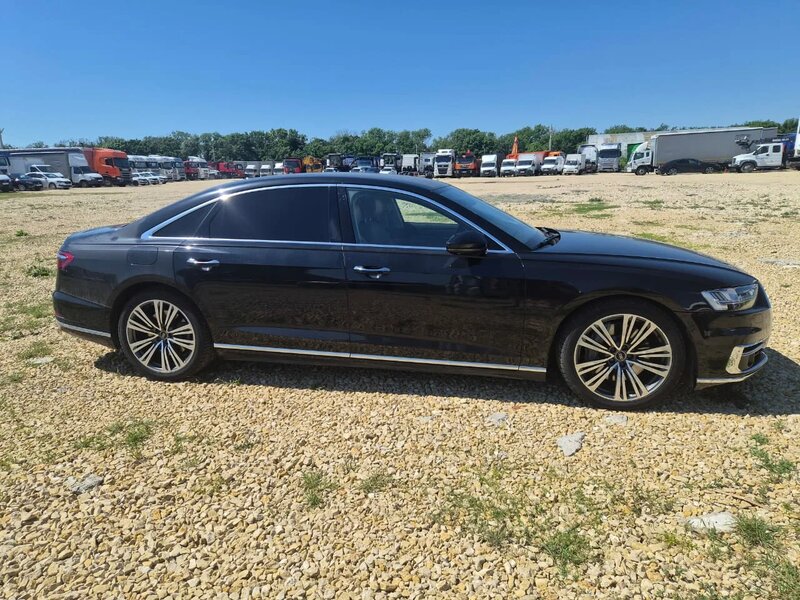 Audi A8L — фото 4